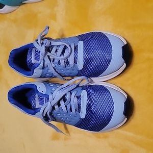 Nike Downshifter 7 Blue Sneaker Size 5Y